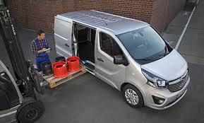 Opel-vivaro-1